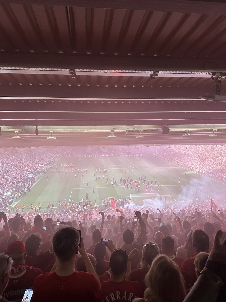 _ek44's tweet photo. The best day of my life. Arne slot ❤️ https://t.co/h9eo38PUE9