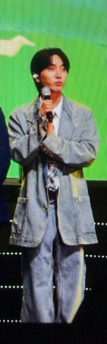 ParkJungSu520's tweet photo. #Leeteuk #이특 #그린콘서트 #LSS Green concert Leeteuk  @special1004 이특 오빠 멋있어요. 
Cr rhe pics. The owners. https://t.co/Rl0psOhOUF
