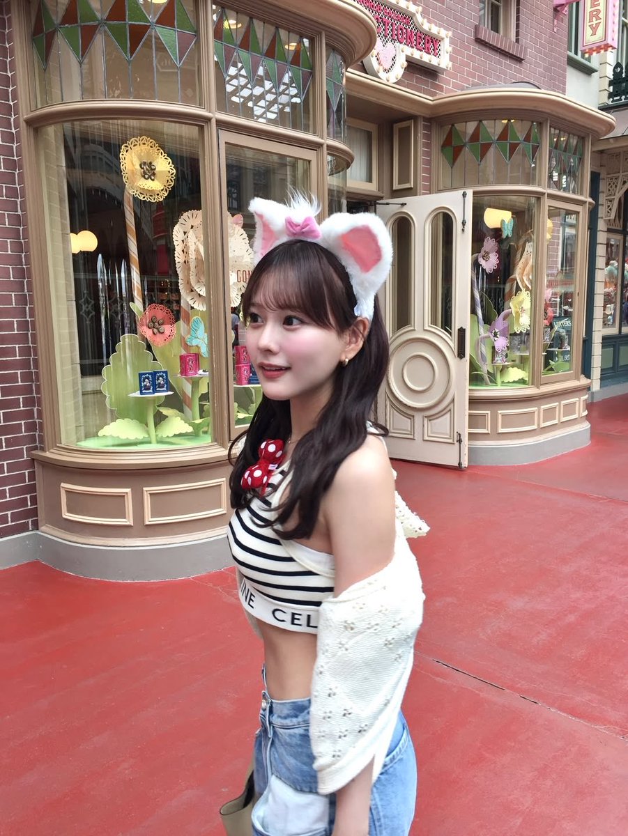 ともがみ tweet media