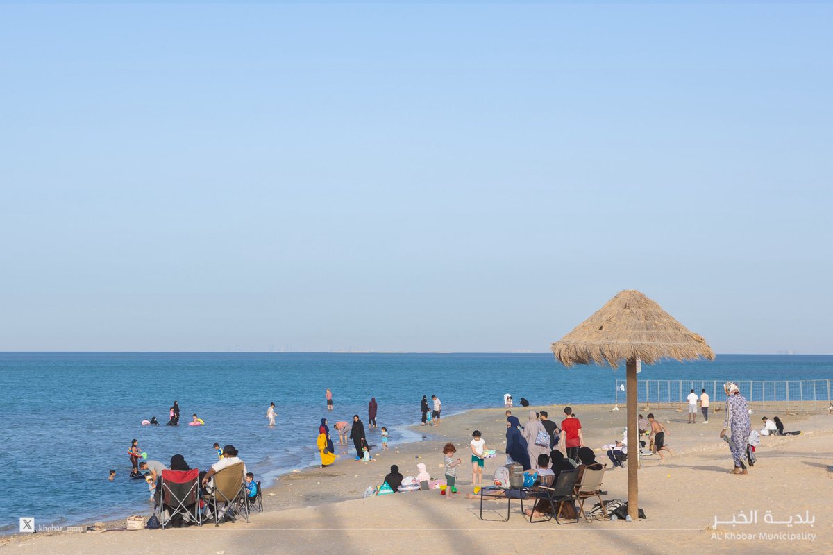 Khobar_mun's tweet photo. #بلدية_الخبر 

الشاطئ الرملي .. إضافة نوعية إلى مشهد الوجهات الترفيهية والسياحية في #الخبر ، ويجسّد رؤيتنا في تطوير وجهات ترفيهية تعزز #جودة_الحياة 

#عيد_الأضحى_المبارك 

#أمانة_المنطقة_الشرقية https://t.co/H1ahiwihy2