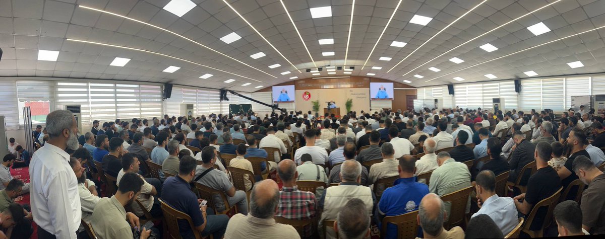kuytulhoca's tweet photo. Alparslan Kuytul Hocefendi'nin de katılımıyla gerçekleşen bayramlaşma programından geriye kalanlar...

#FurkanHareketi
#ÖncüNesilBayramlaşıyor https://t.co/NTVqvrDada