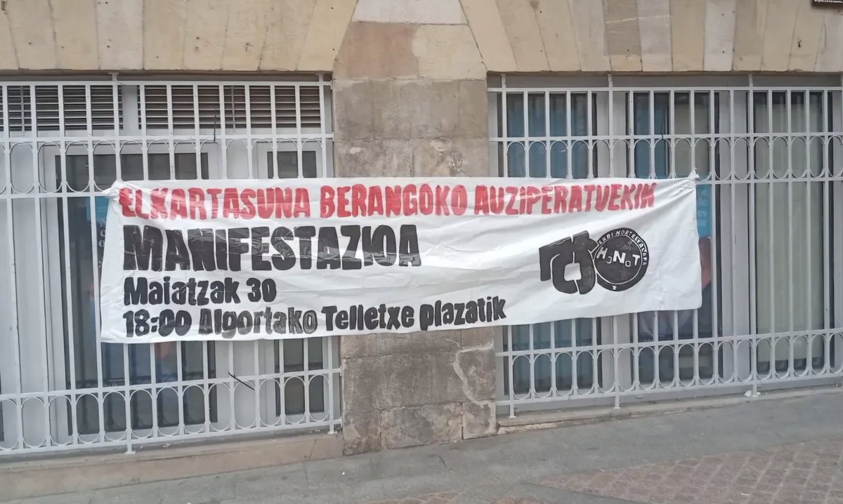 ACZaleak1898's tweet photo. Elkartasun eta babes osoa helarazi nahi diegu Berangoko auziperatuei. Militantzia politikoa zigortzeko helburuz burutuko den epaia salatzen dugu eta askatasunez gure burkideei ongi etorriak emateko eskubidea aldarrikatu.

GAUR DENOK MANIFARA!
Lotu borrokara! AMNISTIA OSOA! https://t.co/PIRguWPjec