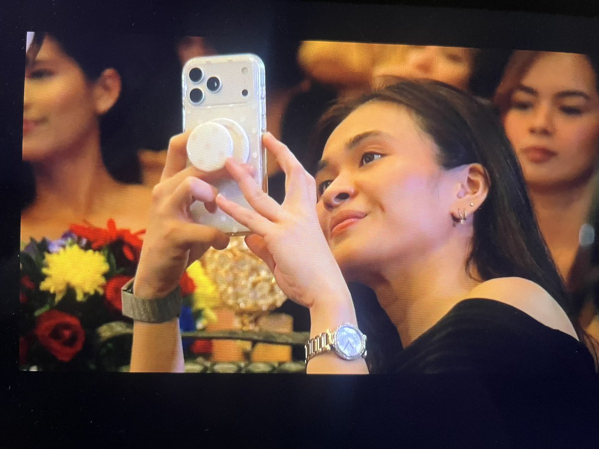ariyasean's tweet photo. ang prettyyy 

#Belldrei #PVLPCAwardsNight https://t.co/6IYabIEOEZ
