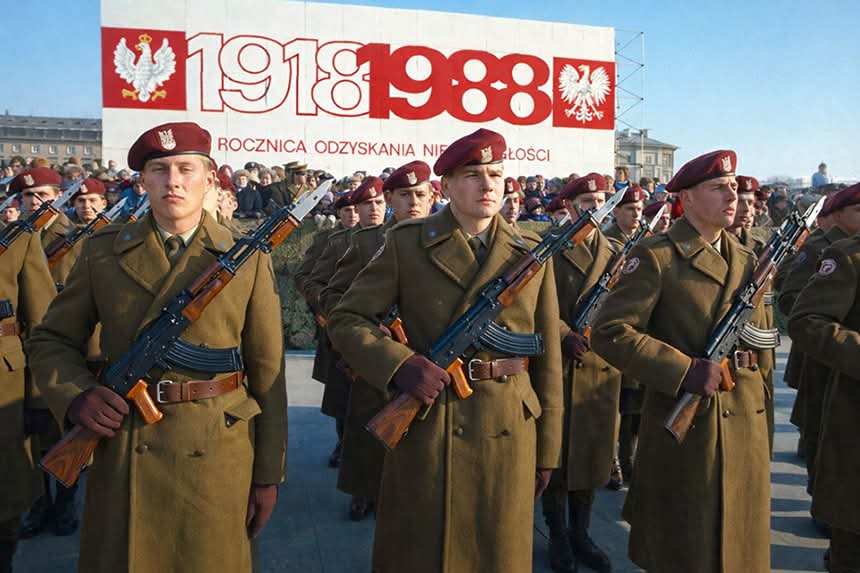 MMoczar's tweet photo. #PolskaLudowa 1988 #WojskoPolskie https://t.co/dw6Iljmcy9