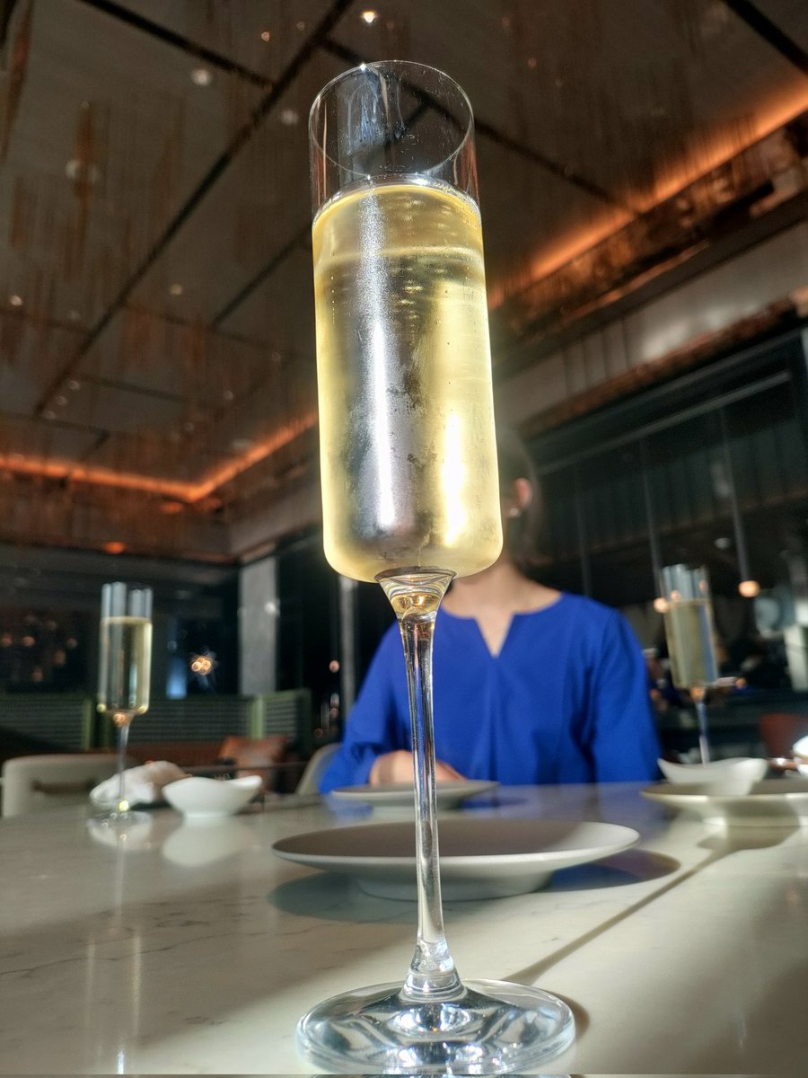 aaburasobaa's tweet photo. お？🍾 https://t.co/QaqmJf4XZk