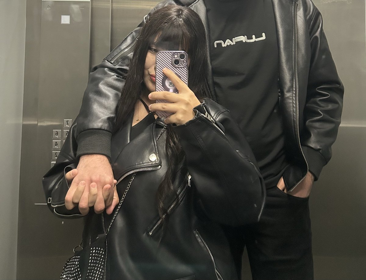 minhaselin's tweet photo. verdiği minimum güvene zeval gelmesin diye kırpılmış bir foto 🧿🧿🧿 https://t.co/2xiVdeT58R