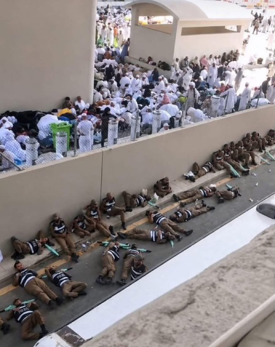 alkayed__10's tweet photo. كل الشكر والتقدير ل #المملكة_العربية_السعودية ملكا وولي العهد وحكومة وقوات الأمن وكذلك الشعب.
على كل ما قدموه لحجاج بيت الله الحرام في #حج_1447هـ  وجزاهم الله كل الجزاء عن المسلمين والحجاج .
وتقبل الله من الجميع صالح الاعمال .
#حج_1447هـ 
#حجوا_آمنين https://t.co/ttlRAmWxCf