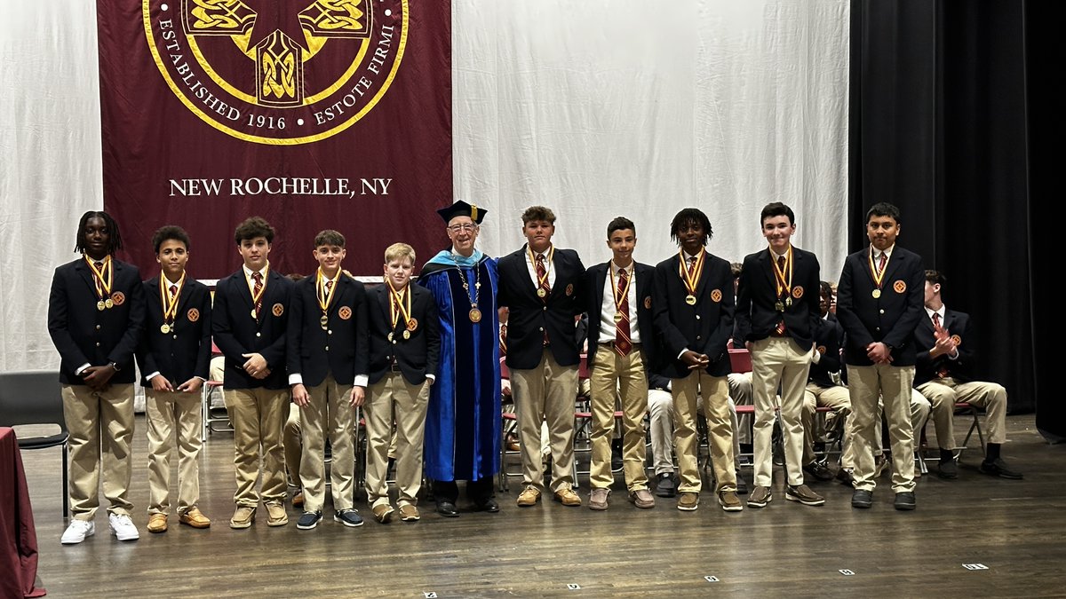 IonaPrep's tweet photo. Over the past two days, our Class of 2030 completed its elementary rites of passage. Following Thursday's Mass and last night's #MovingUp 🆙 Ceremony, 52 #IonaMen are officially @IonaPrepLower graduates 🎓. We congratulate the boys and their families!
📸 https://t.co/Rj3phahs19 https://t.co/VjgOFYyvvW