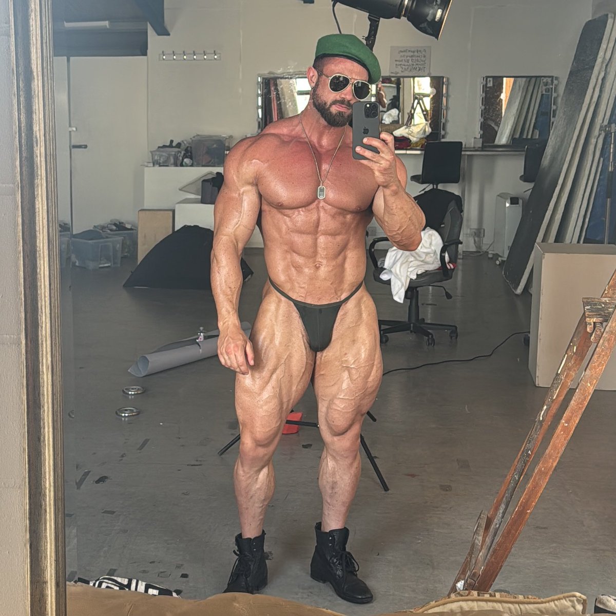 eddieboiii_x's tweet photo. Photoshoot shenanigans 🍆😉 https://t.co/mIF8KrLdpV