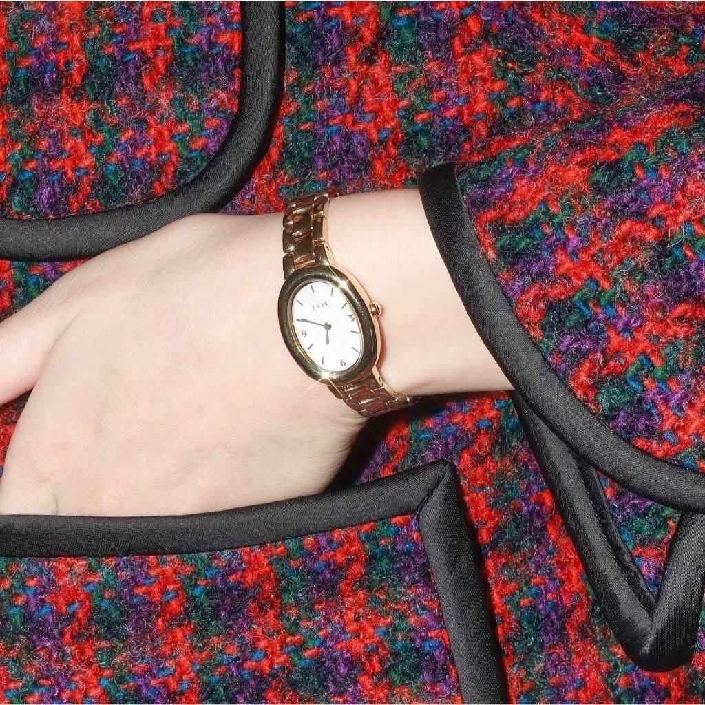 sharegoodthing_'s tweet photo. คอมพลีทลุคให้ดูแพงและมีระดับด้วย YVIS Timepiece (Stainless Steel) ✨ นาฬิกาข้อมือดีไซน์คลาสสิกที่สวยจึ้งมาก ไฮไลท์คือหน้าปัดเปลือกหอยธรรมชาติที่เล่นแสงสวยไม่ซ้ำใคร ตัวเรือนและสายเป็นสแตนเลสสตีล 316L อย่างดี มีให้เลือกทั้งสีเงิน ทอง และโรสโกลด์ ใส่แล้วขับผิว ลุคดูแพงขึ้น 10 เท่า! https://t.co/zDzG2YpJZD
