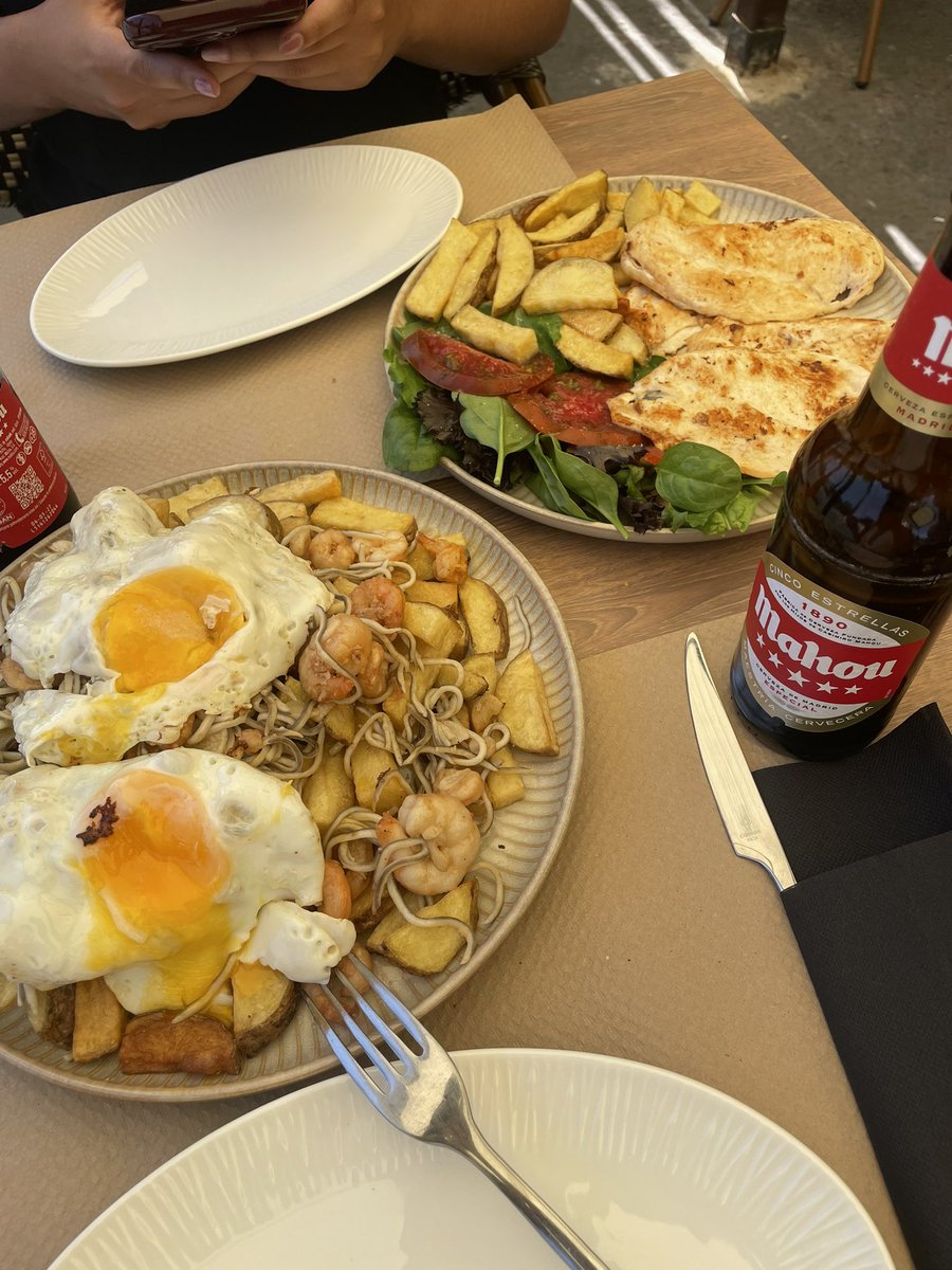 santaparita's tweet photo. Definitivamente Madrid es una ciudad demasiada cara. Esto hacen como 25€ https://t.co/jr498GHNyB