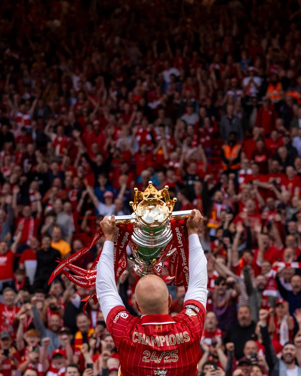 Maxlimburg's tweet photo. Oh how much can change in a year. He had to go, but in time we'll look back on this fondly.

Coming in after Klopp and delivering #20 first time up deserves nothing but the utmost respect. Limping into Europe after  the externals this year was no mean feat either.

Thanks Coach!! https://t.co/hBhC2jcgkd