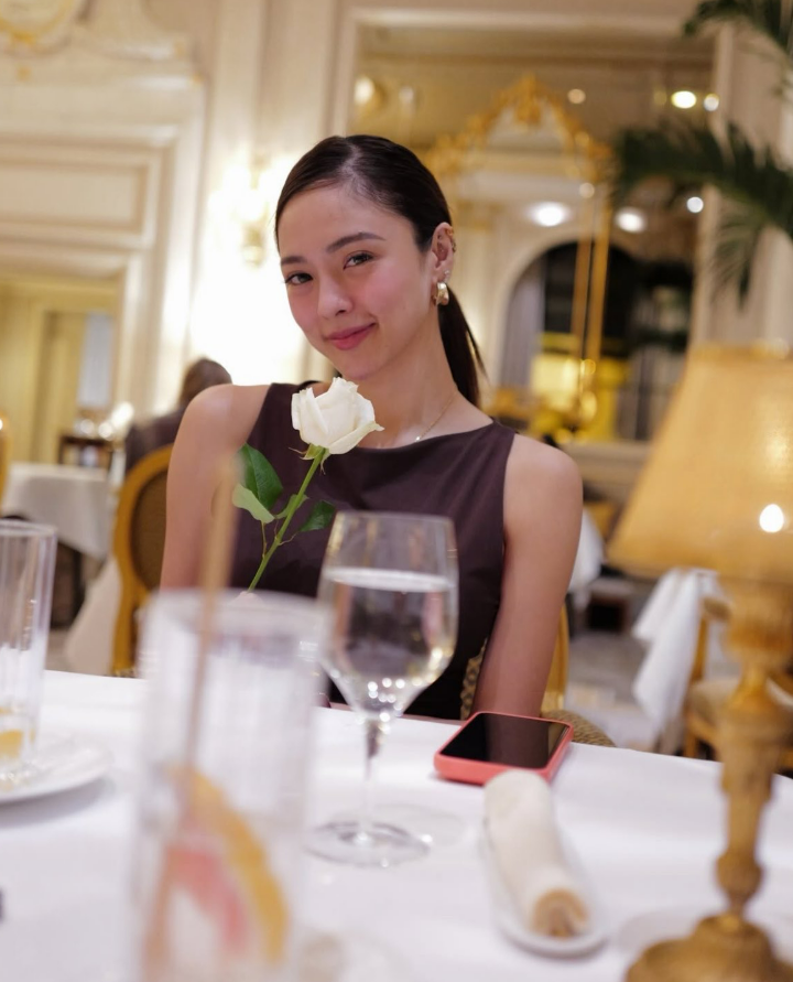 claa1ree's tweet photo. my expensive girly really deserve this kind of date😌 upgrade talaga sa jowa si madaem, from convenience store food to fine dining restaurant dates👏 wala talaga kwenta yung sigbin mong ex teh treeww? https://t.co/ZpssNHRgkq