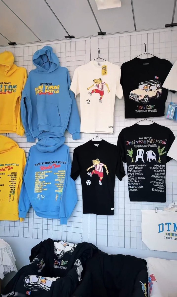 1903AmorEterno's tweet photo. Camiseton de concho con la camiseta del Atleti, me la voy a comprar.
Gracias Bad Bunny por no ponerle con la camiseta del Madrid https://t.co/WKFXmmsh3W