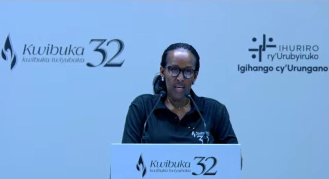 BahoNtaganira's tweet photo. “Uyumunsi muri abatabazi bazamenya u Rwanda rw’uyu munsi ndetse n’urw’ejo.”

~ H.E @FirstLadyRwanda 

#IgihangoCyUrungano
#Kwibuka32 https://t.co/FqPPJq76lE