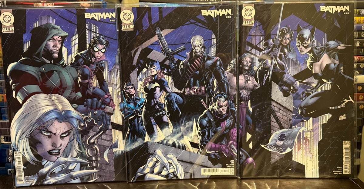 Batman_GothamBW's tweet photo. Por fin podemos disfrutar del final del Batman Hush 2. Aquí están las dos portadas triples de @JimLee que me parecen maravillosas. A ver si estos días van llegando las demás ediciones… 🦇 https://t.co/AR5UCGjVnA