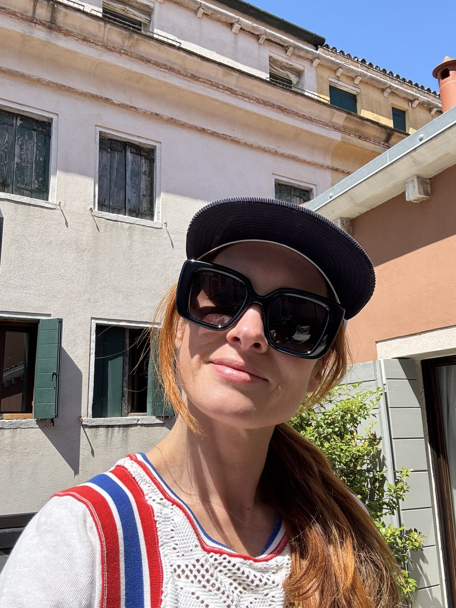 BeckyLynchWWE's tweet photo. GOOD MORNING ITALIA!!!!!!! https://t.co/2eOkLxaEHR