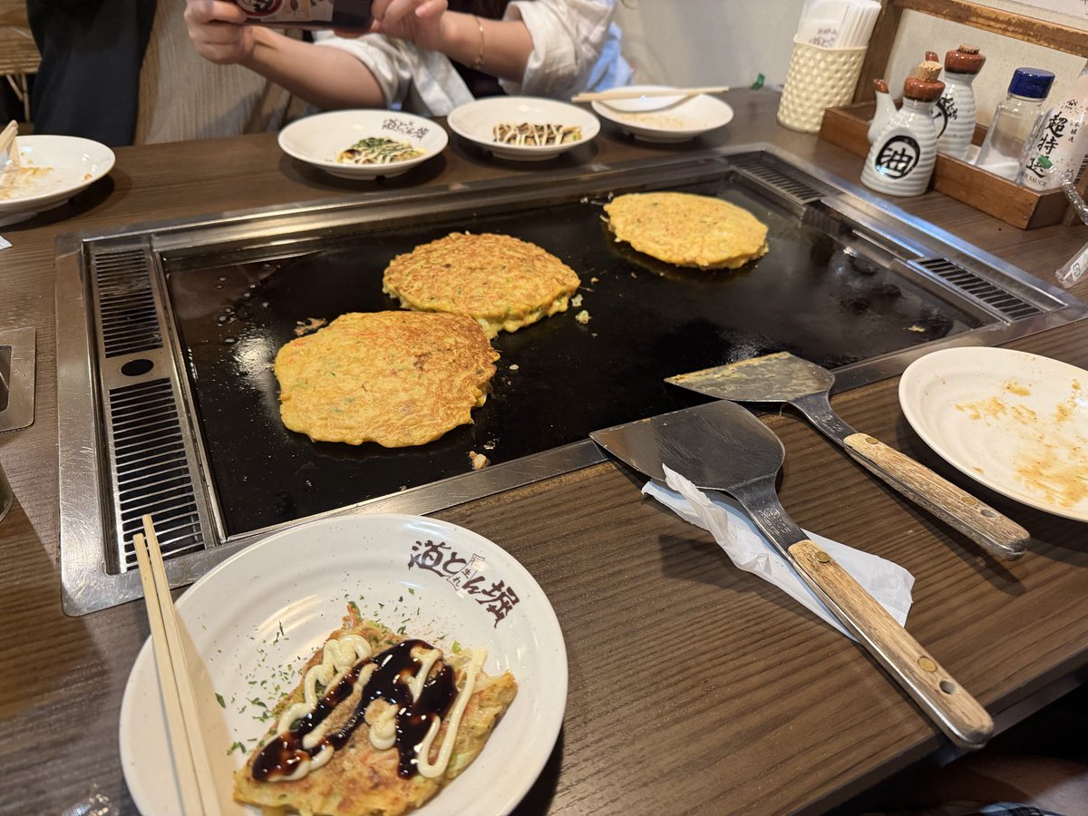 8989Moto's tweet photo. お好み焼きに来ました。 https://t.co/8QxvV7vwcs