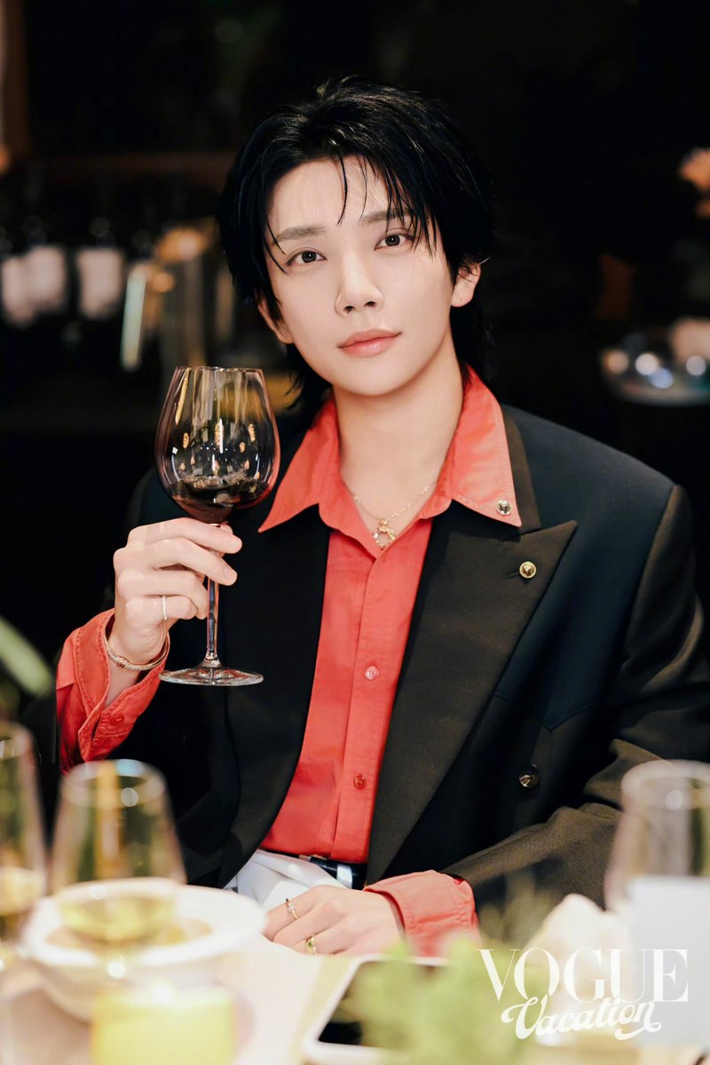 updatingsvt's tweet photo. [WEIBO] 260530 Vogue China weibo update with JOSHUA at Vogue Vacation

#JOSHUA #조슈아 https://t.co/1NKpeptiYa