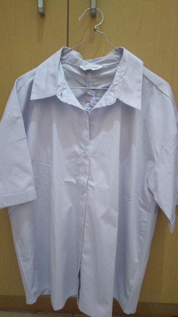 rainanseaa's tweet photo. #WTS Kemeja colorbox size M masi baru belum pernah dipake, dijual karena kegedean.

harga beli 180an, aku jual 130k yaa. boleh nego tapi jgn sadis https://t.co/SpAVEMlc0Q