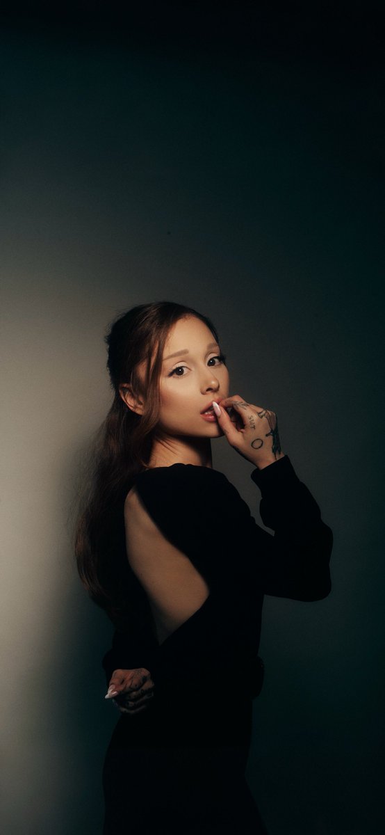 ARTWALLPPER's tweet photo. Ariana Grande | Petal Wallpapers

🌼Load In 4k https://t.co/bDvdwnIBpW