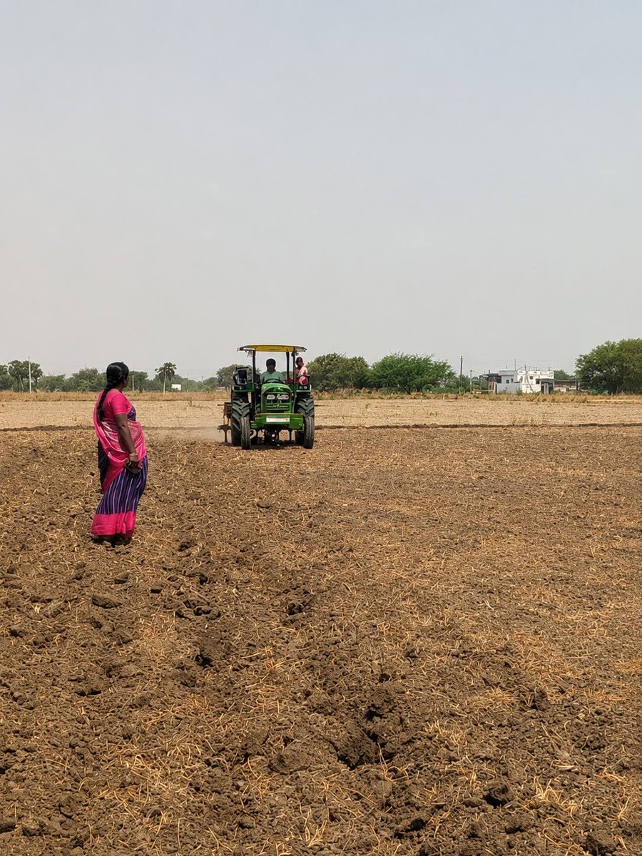 PCU_Up's tweet photo. Traditional Natural farming: resilient crops🌱🌾

Mother Nature Farmer Producer Co Ltd, Palnadu, Andhra Pradesh FPO, starts Pre-Monsoon Dry Sowing (PMDS) of seeds, a traditional practice to help conserve soil moisture &amp; ensure climate resilience. 

#updasp #upagrees #यूपीडास्प https://t.co/9Q2bf2pFBS