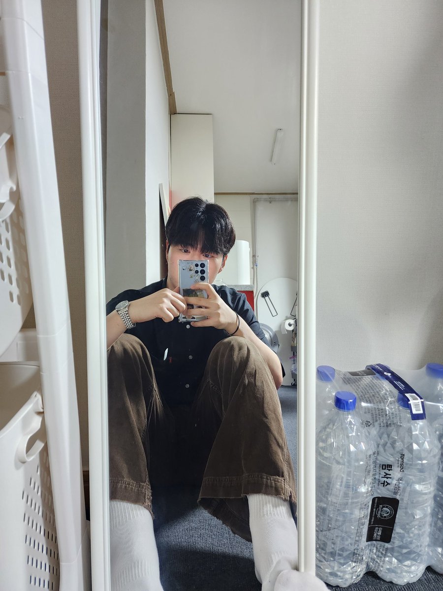 Berrymelon96's tweet photo. 외출 https://t.co/aZ7CkK3esb