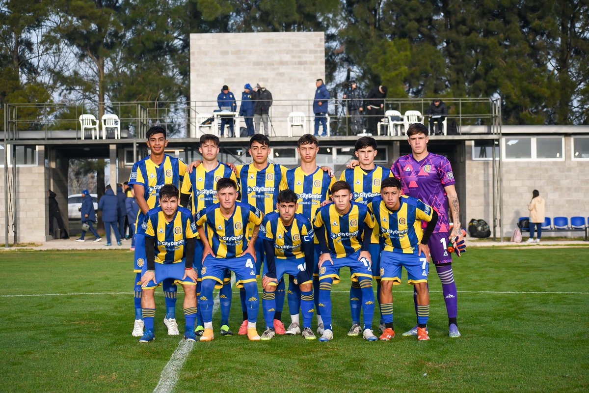 CARCJuveniles's tweet photo. #Cuarta | ¡Arrancó el partido!

Ya juegan #RosarioCentral y Platense en Arroyo Seco. https://t.co/dMuCwwu7Ze