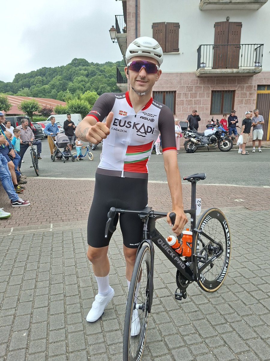 Mertxe_Beriain's tweet photo. La sonrisa de @Ederma03  @FundaCiclisEusk  previa salida 
Erratzu-Urdax
#VN26 #VueltaNavarra #NafarroakoItzulia https://t.co/80Vc5uq59B