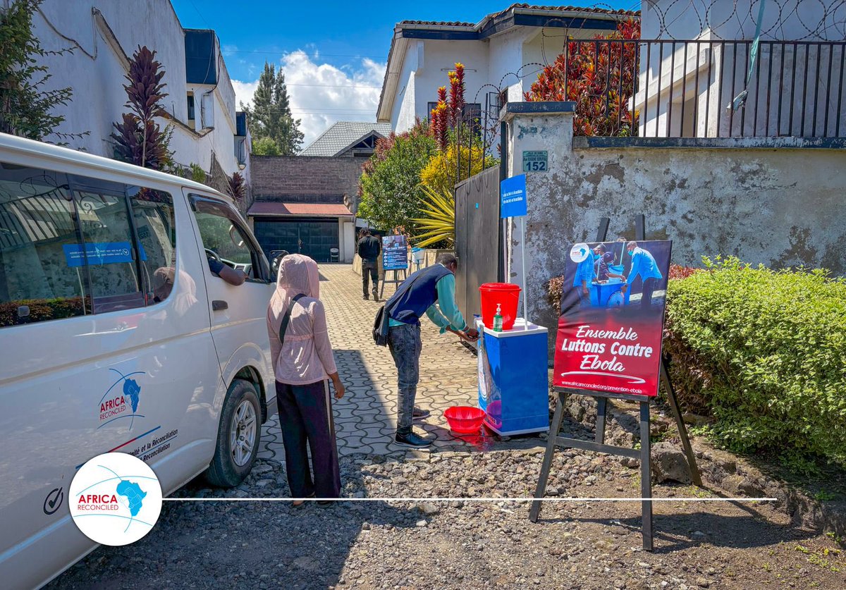 PascalMugaruka's tweet photo. *Ensemble, stoppons Ebola !*

Des gestes simples peuvent sauver des vies :

✅ Se laver régulièrement les mains avec de l’eau et du savon.
✅ Éviter tout contact avec les personnes présentant des symptômes suspects.
✅ Sensibiliser notre entourage aux bonnes pratiques de prévention.
✅ Signaler rapidement tout cas suspect aux autorités sanitaires.

*Ebola tue, mais ensemble nous pouvons prévenir sa propagation et protéger nos communautés.*

La prévention commence par chacun de nous. Informons, sensibilisons et agissons pour sauver des vies.
#StopEbola #Prévention #SantéPourTous