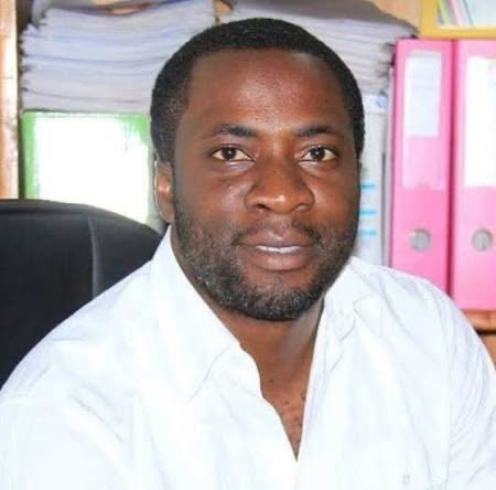 FOCODE_'s tweet photo. Appel à témoins : qui disposerait d’informations précises sur l’arrestation de Benjamin Babunga Watuna à Bujumbura ?

#FocodeMagazine |  30 mai 2026

Depuis hier, de nombreuses informations circulent sur les réseaux sociaux au sujet de l’arrestation du Congolais Benjamin Babunga Watuna, qui aurait été interpellé cette semaine à Bujumbura par les services de renseignement burundais.

Ces informations restent, à ce stade, imprécises. Elles ne permettent pas encore d’établir avec certitude le jour exact de son arrestation. Certaines sources évoquent le lundi de cette semaine, d’autres parlent du mardi, tandis que d’autres encore avancent le mercredi.

Les circonstances de l’interpellation demeurent également floues. Selon certaines versions, Benjamin Babunga Watuna aurait été arrêté alors qu’il quittait son lieu de travail. Mais ces sources ne précisent ni la nature de l’emploi qu’il occupait, ni l’ONG pour laquelle il travaillait. D’autres affirment qu’il aurait été arrêté dans l’hôtel où il séjournait, sans toutefois indiquer de quel établissement il s’agissait.

Certaines informations indiquent qu’il aurait été arrêté par Joseph Mathias Niyonzima, alias Kazungu, agent du renseignement burundais. Un autre nom cité est celui de Rama qui peut être Rhamadhan Juma, également présenté comme l’un des responsables des services de renseignement dans les zones de Bujumbura.

Benjamin Babunga Watuna est bien connu sur les réseaux sociaux. Il y publie régulièrement des textes et commentaires sur l’histoire de la RDC ainsi que sur celle des pays de la région. Il est également connu pour avoir travaillé au sein de différentes organisations non gouvernementales au Burundi, en RDC, au Niger et ailleurs.

Certaines sources estiment qu’il pourrait être inquiété en raison de ses opinions, lesquelles auraient pu déplaire aux autorités du Burundi et de la RDC. À ce stade, cette hypothèse n’a pas été confirmée officiellement.

Nous lançons, dès lors, un appel à toute personne qui disposerait d’informations précises sur l’arrestation de Benjamin Babunga Watuna. Tout élément susceptible d’éclairer la date, le lieu et les circonstances de son interpellation, l’identité des personnes impliquées, ainsi que son lieu de détention actuel, pourrait s’avérer utile pour le suivi de ce dossier .

Toute personne qui serait en possession d’informations fiables est invitée à contacter la campagne #Ndondeza, en toute confidentialité, via WhatsApp au +32 465 65 19 05. #Burundi #RDC

#FocodeMagazine |  La Rédaction

@GeneralNeva , @KwaNtare , @NtareHouse , @MininterInfosBi , @MiniJustice_BDI , @BurundiGov , @Burundi_Police , @MAEBurundi , @Bujaprov2025 , @CNIDH_Bdi , @nshingamateka , @Burundi_senat , @UN_Burundi , @AmnestyEARO , @CIVICUSalliance , @NEDemocracy , @KIOSFoundation , @EurAc_Net , @FIACAT_org , @fidh_fr , @UN_HRC , @hrw_fr