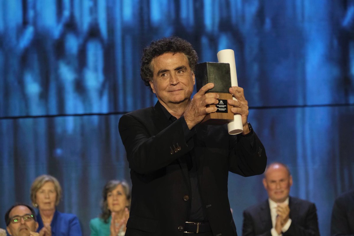 PresiCan's tweet photo. @FClavijoBatlle @twCELP @EnfermeriaCN @amate2006 @arehucas_ron @CEMAINFCM @Padylla @FernandoMenis Fernando Martín Menis (@FernandoMenis), Premio Canarias Internacional 2026, por su trayectoria marcada por la innovación y experimentación con materiales, la integración entre arquitectura, paisaje y territorio, y la proyección exterior de su obra y de la arquitectura canaria. https://t.co/qWYnjqEXxD