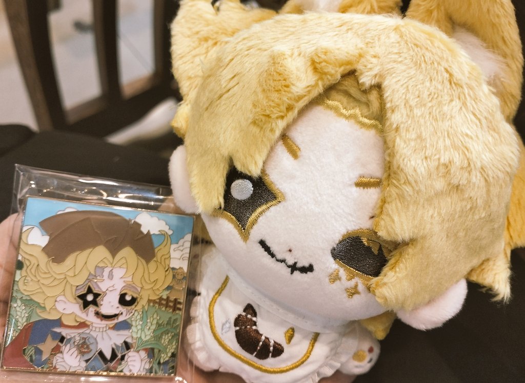 Lannn_4's tweet photo. 哇咔咔我的徽章到了！🥳🥳 https://t.co/Vs1aH60HIi