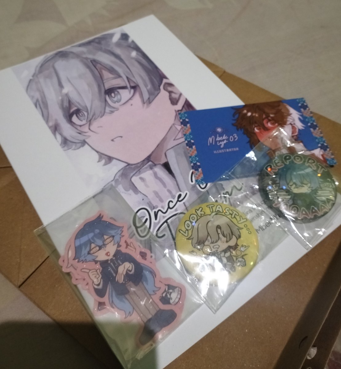 phreio's tweet photo. haloo kak! @mbekmlyt03  paketnya sudah tiba, stikernya lucu2 semua hiks thank youu!❤️❤️ https://t.co/sQl3miKDA2