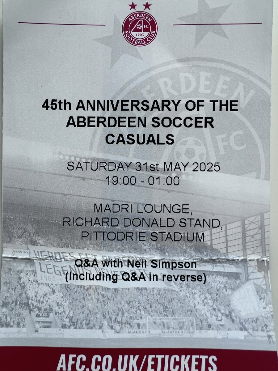 ASCDubai1970's tweet photo. 1 year ago ASC take over the beach end again (legally this time) 

46 years on, and still going strong. https://t.co/lrDvUlhmwe