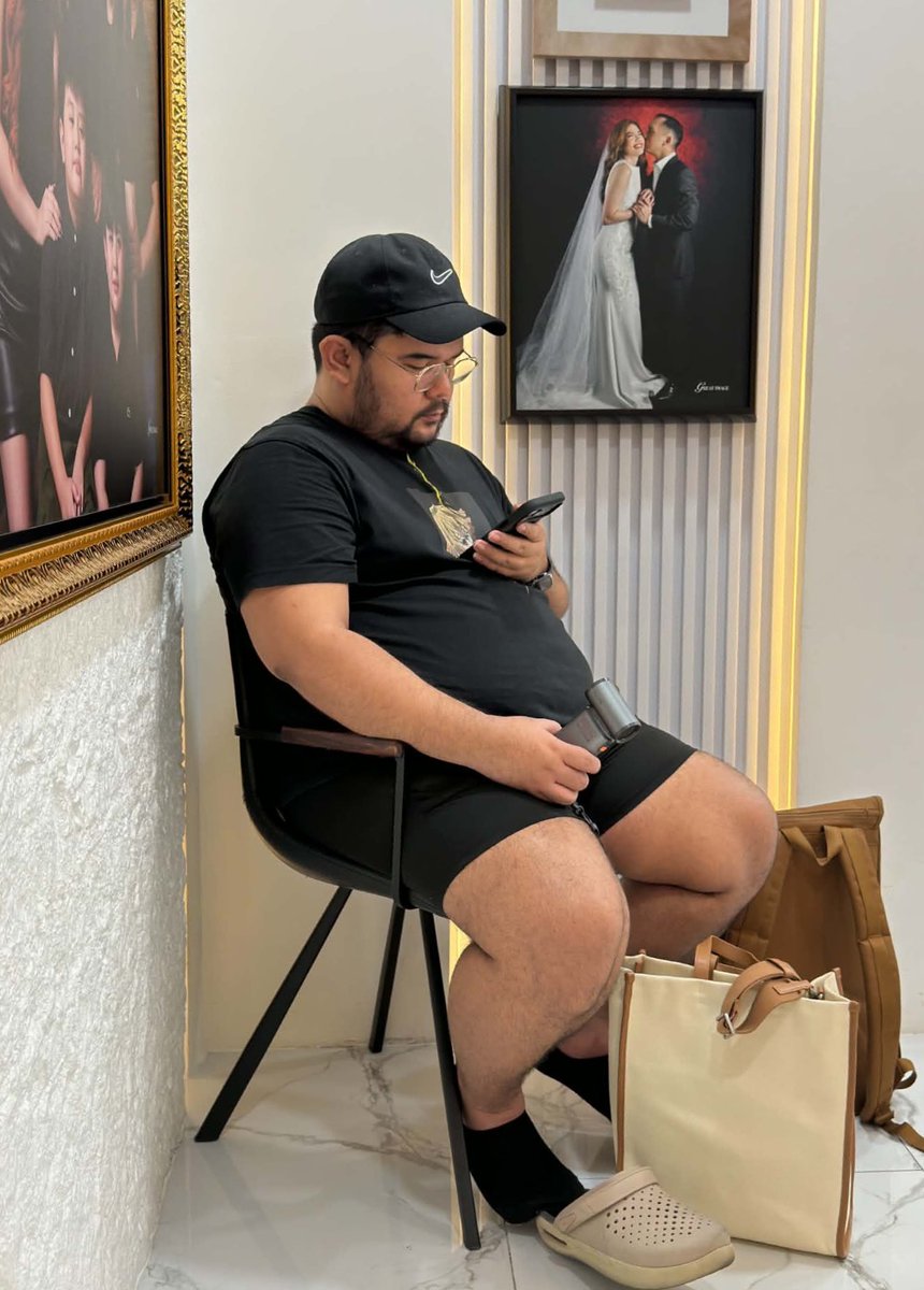 daryljohn17's tweet photo. Wahh. I really need to lose that belly. 😭😩 https://t.co/Hnurrg2uuY