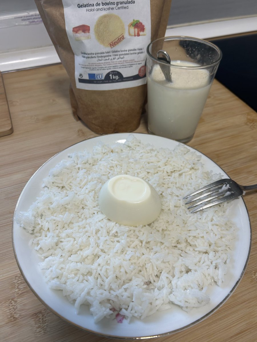 tradcel_'s tweet photo. Lo que le hace falta a Bad Bunny es dejar esa basura goy por un auténtico desayuno bioenergético metabolismomaxer: https://t.co/gjrPzNjsIj