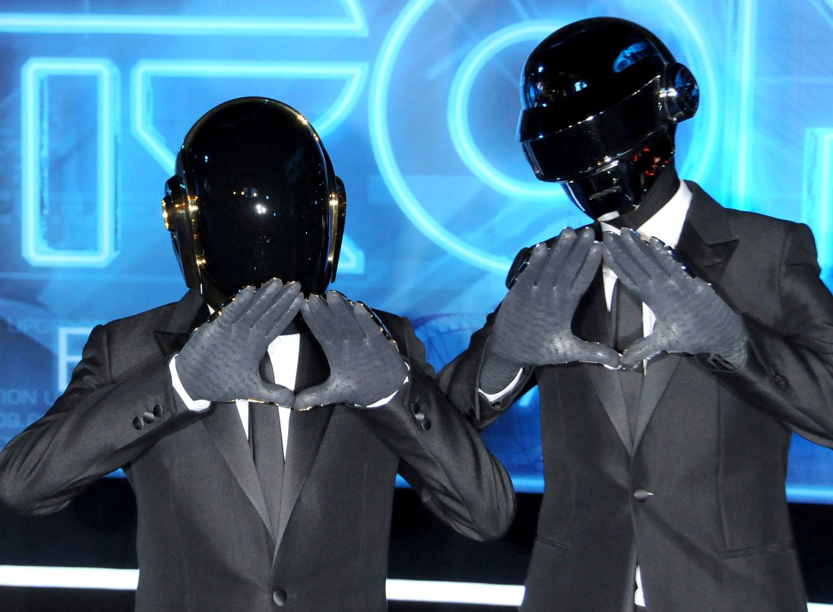 DaftpunkDaily's tweet photo. #daftpunk no. 157 https://t.co/6oCu2KOcsi