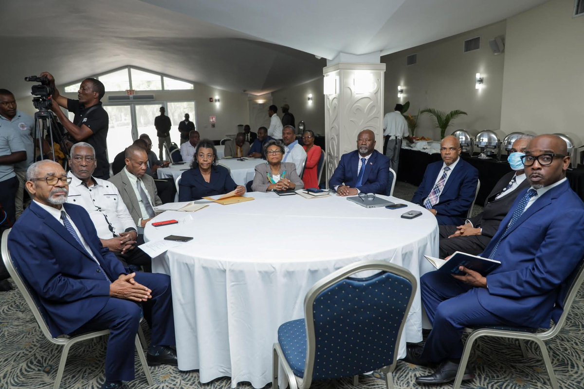 MENFP_Education's tweet photo. Haïti/Réforme curriculaire
 
Présentation du Cadre de référence de l’Éducation en Haïti et installation de plusieurs Commissions nationales
 
30 mai 2026
 
Le Ministère de l’Éducation nationale et de la Formation professionnelle a organisé le 28 mai...
https://t.co/i1yfIG8AeW… https://t.co/NaHWeQw78U