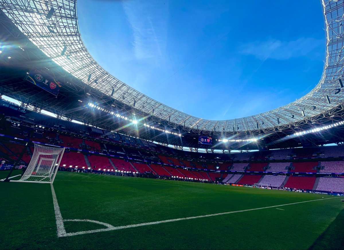 LluisFlaquer's tweet photo. Puskas Arena. 
Final de la Champions. 
PSG v Arsenal. 
Luis Enrique v Arteta.
La contamos y la cantamos en @carrusel https://t.co/hpgI01DcJa