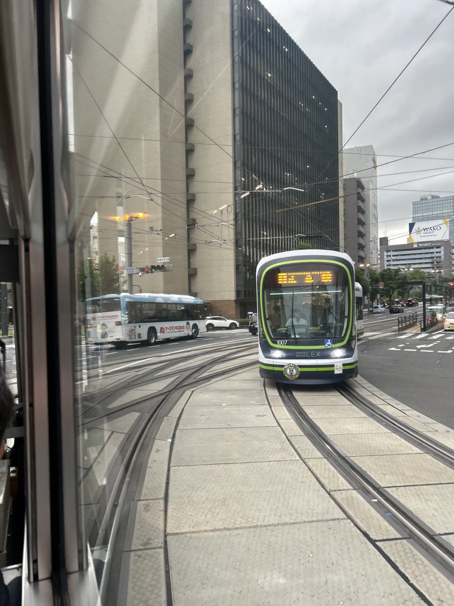 Mr_aspheric's tweet photo. @fukuhara_dhc8 自分でも、何を撮りたかったのかわかんない(･_･;

#車窓写真撮るの下手くそ王選手権 https://t.co/WyzL3eA1lC
