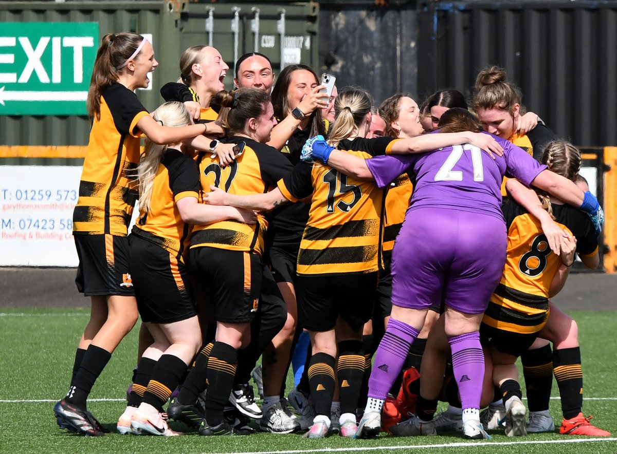 AlloaAthWFC's tweet photo. This time last week … 🏆 https://t.co/dBF2TjBRSL