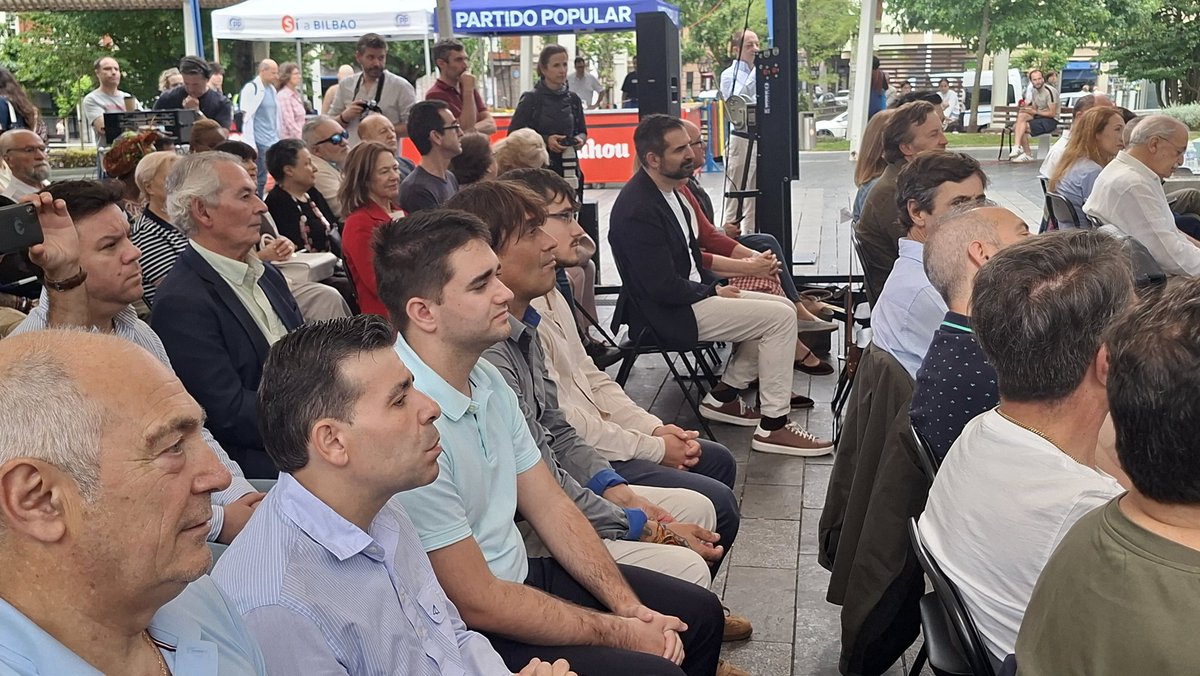 PPdeErandio's tweet photo. Esta mañana nuestro portavoz @Ikeriribarren_ ha acudido al mitin ofrecido por @Mtelladof y @JavierDeAndres_ en #Bilbao.

¡Un acto que ha reunido a numerosos afiliados y simpatizantes para disfrutar de una jornada de homenajes y actividades! https://t.co/JHNEhRMBja
