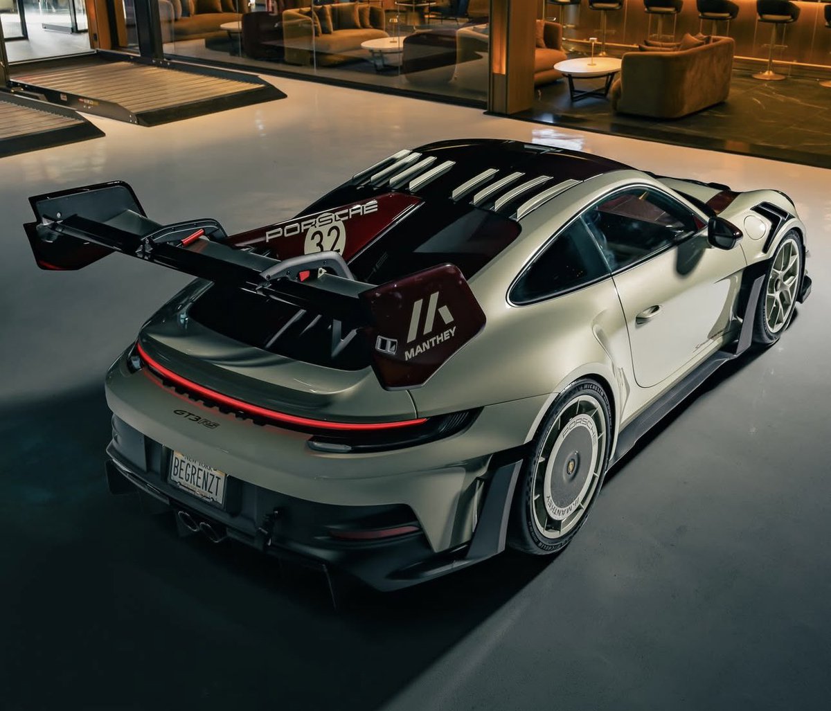 PorscheCIub's tweet photo. Paint-to-Sample Geyser Grey 992 GT3 RS MR https://t.co/goft397CNA