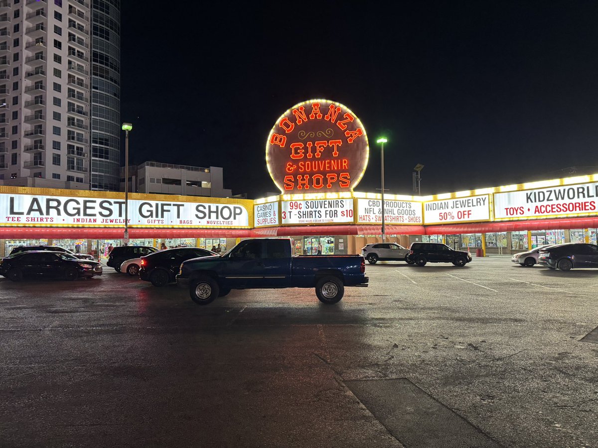 doubledownmac's tweet photo. The World’s Largest Gift Shop is basically just a bigger version of every other Vegas souvenir store.

The guy pissing on the front of the building before walking in to shop? That was the real attraction. 😂 #LasVegas #VegasLife #OnlyInVegas https://t.co/tVsRLsIgok