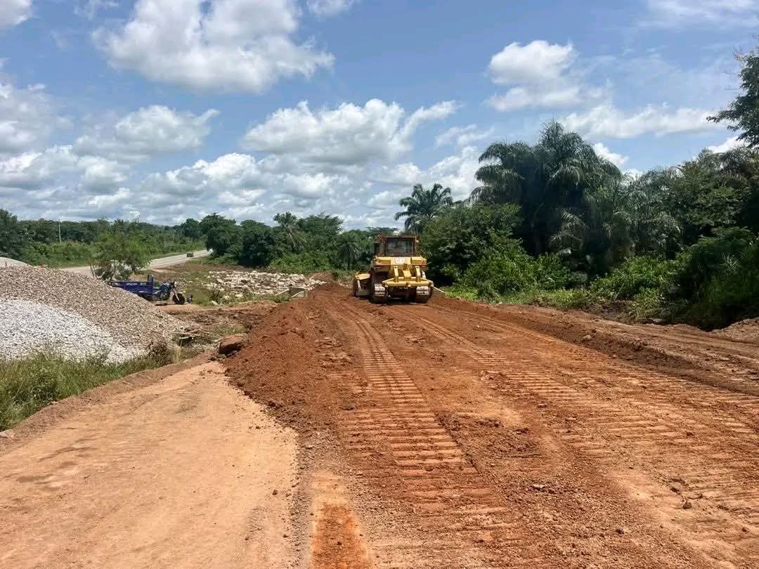 NGadafi1's tweet photo. CONSTRUCTION UPDATE 📌🚧👷
Update on the Sataso Bridge. 
Diversion Road Successfully created! Work progresses steadily on the bridge. - 28-05-2026 

#AbanPapaAba https://t.co/4n2PWCFLOm