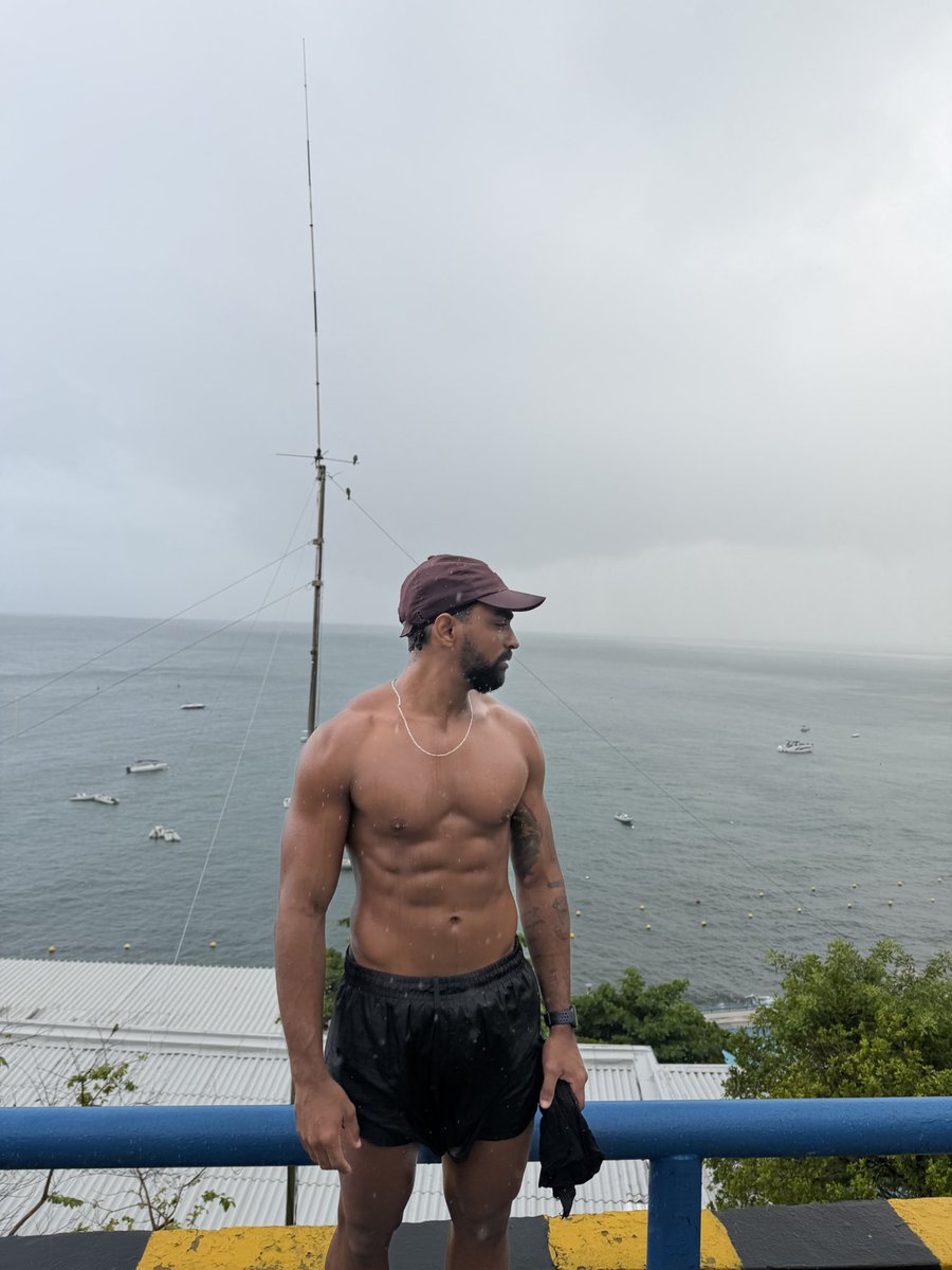 aletchuco02's tweet photo. 8km na chuva é mais caro #nsfwtwtًً #corridaderua https://t.co/4RJrGJkLo8