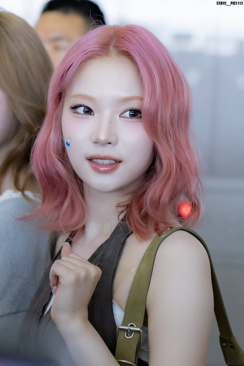 STAYC_PIC1112's tweet photo. 260530 #스테이씨 #STAYC #아이사 #isa https://t.co/Xs7kKPPEsz