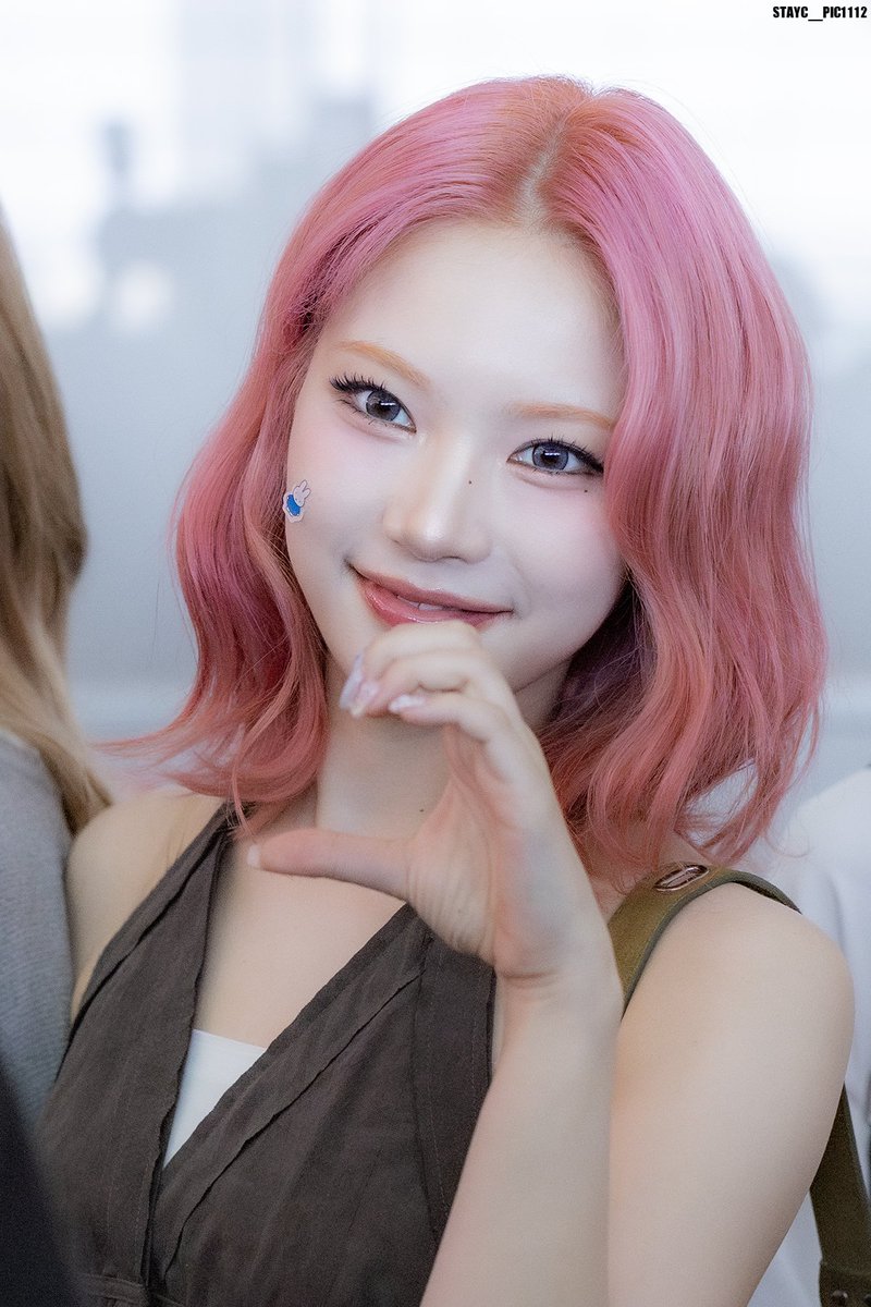 STAYC_PIC1112's tweet photo. 260530 #스테이씨 #STAYC #아이사 #isa https://t.co/Xs7kKPPEsz