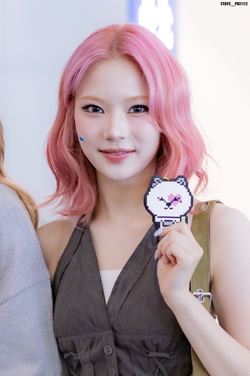 STAYC_PIC1112's tweet photo. 260530 #스테이씨 #STAYC #아이사 #isa https://t.co/Xs7kKPPEsz